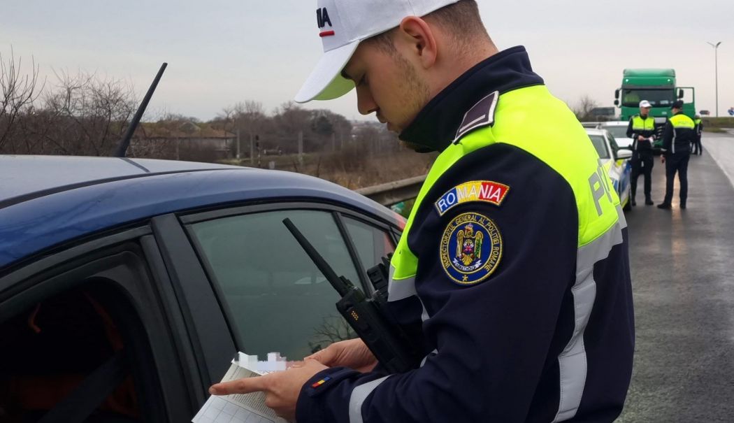 Sancțiuni de zeci de mii de lei, aplicate de polițiștii din Mangalia. Peste 100 de vehicule au fost verificate - sanctiuni-mangalia-1743323557.jpg
