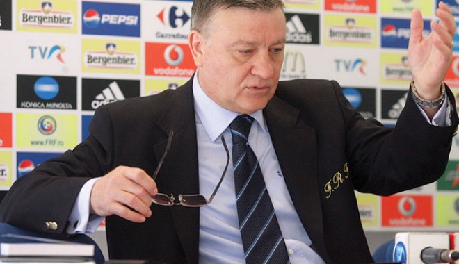 Se restrânge lista posibililor selecționeri: 