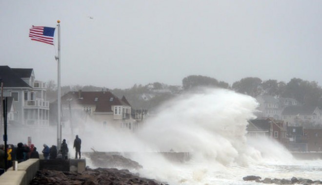 Numărul victimelor provocate de uraganul Sandy a ajuns la 28 în SUA și Canada - sandy-1351619779.jpg