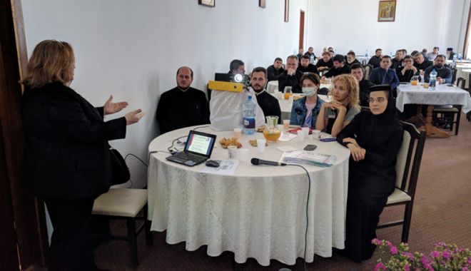 Biserica îndeamnă la donare de sânge. 