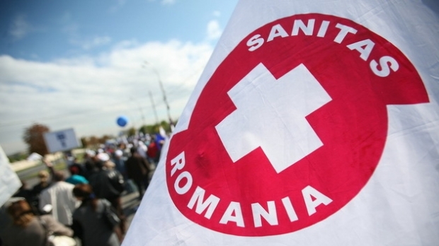 Sindicaliștii Federației Sanitas, protest în fața Ministerului Sănătății. O delegație a intrat la discuții cu ministrul Sorina Pintea - sanitas67454200-1552475111.jpg
