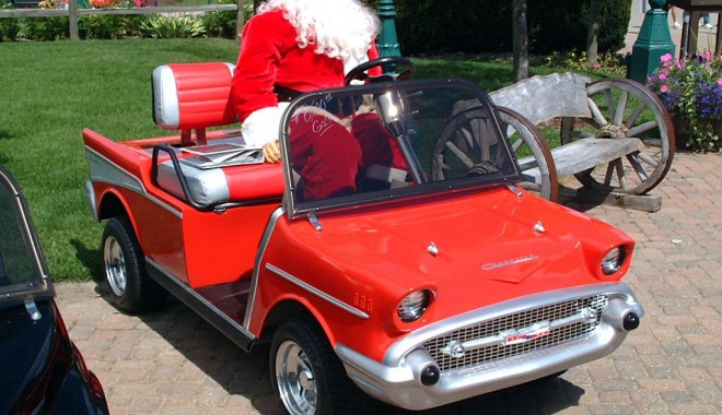 Moș Crăciun vine cu surprize: Mașini la promoție - santaclaus-1321979760.jpg