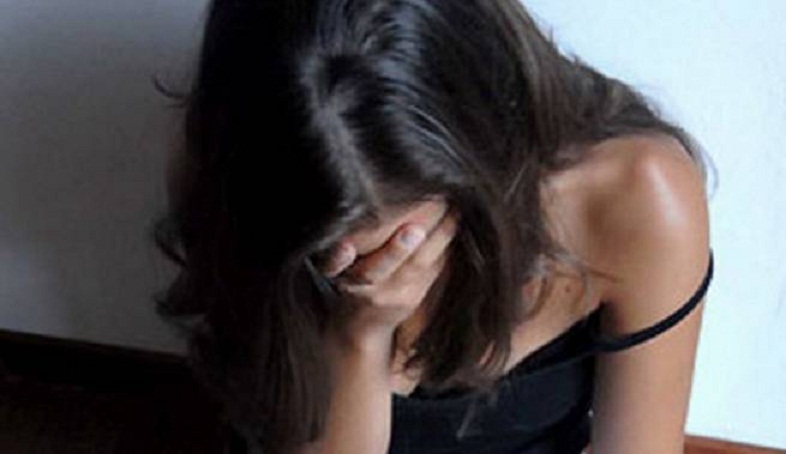 Tânăr expert în a face bani prin şantaj. Profita de o minoră de 17 ani, care-i plătea tăcerea - santaj-1751100930.jpg