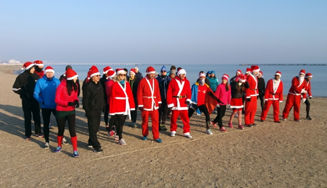 SantaRun! Moș Crăciun a alergat pe plaja din Mamaia - santarun-1482071464.jpg