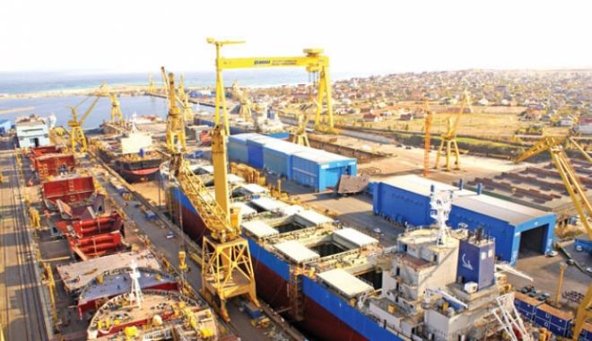 Sute de muncitori protestează față de situația companiei Daewoo Mangalia! - santiermangalia-1521718530.jpg