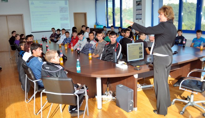 Șantierul Naval Constanța, sponsor al Conferinței Studenților din Domeniul Științelor Inginerești - santierulnavalconstanta2-1404321885.jpg