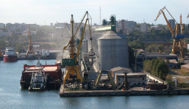 Șantierul Naval Constanța se sufocă sub norii de pleavă ridicați de United Shipping Agency (III) - santierulnavalconstantasesufofon-1590927770.jpg