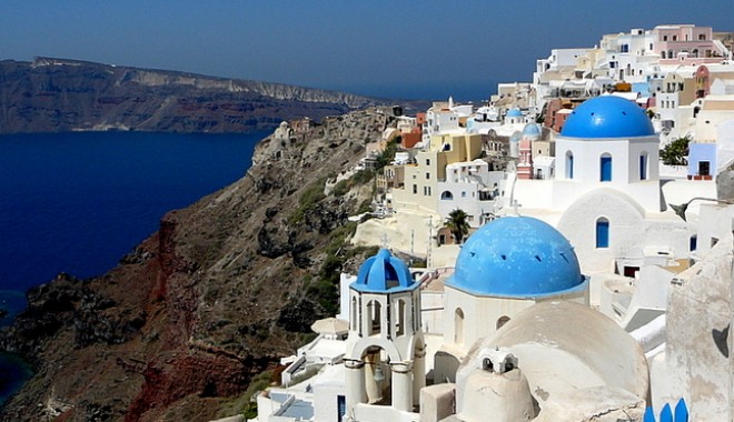 Grecia vrea să atragă turiștii români de lux începând din acest an - santoriniarchitecturenisosthirag-1336299603.jpg