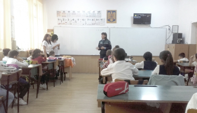 Săptămână plină de activități pentru polițiștii și elevii constănțeni - saptamana-1506964765.jpg