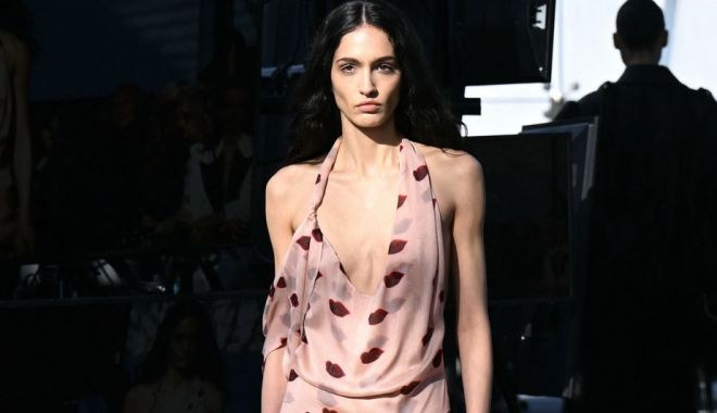 Săptămâna Modei de la Paris. Stella McCartney atrage atenţia asupra efectelor nocive ale modei asupra mediului
