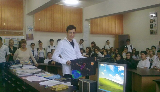 Elevii de la 