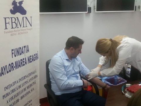 Angajații Primăriei Constanța, testați pentru HIV și hepatită - saptamanatestarii-1479715335.jpg