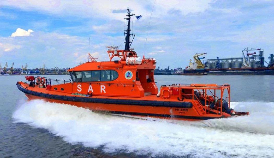 Operațiunea de salvare, reluată în Marea Neagră. Trei oameni sunt dispăruți după scufundarea unui vas