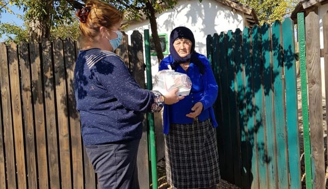 Primăria Saraiu a oferit pachete cu alimente bătrânilor din localitate - saraiu-1635525265.jpg