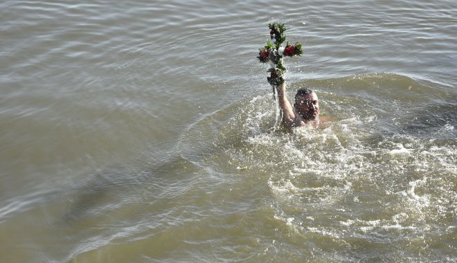 Marinarii militari participă la Bobotează - sarbatoare-1641410088.jpg