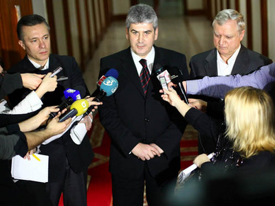Cristian Diaconescu, Marian Sârbu și Gabriel Oprea vin la școala de vară a UNPR - sarbuopreadiaconescuovidiumicsik-1315557336.jpg