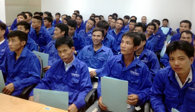 Sărmana, Românie! Exportă lucrători, importă asiatici și îi plătește mai bine decât pe fiii săi - sarmanaromanie-1509471440.jpg