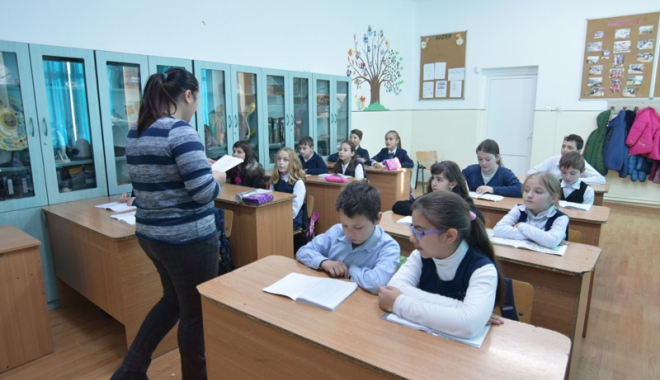 Elevii câștigă  o săptămână  în plus la vacanța de vară.  Cum va arăta noul an școlar - saschimbat-1487007086.jpg