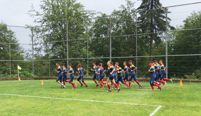 Șase jucători de la Academia 