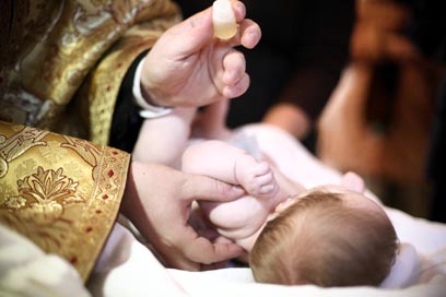Șase copii aflați  în asistență maternală, botezați, astăzi,  la Cumpăna - sasecopii-1400603951.jpg