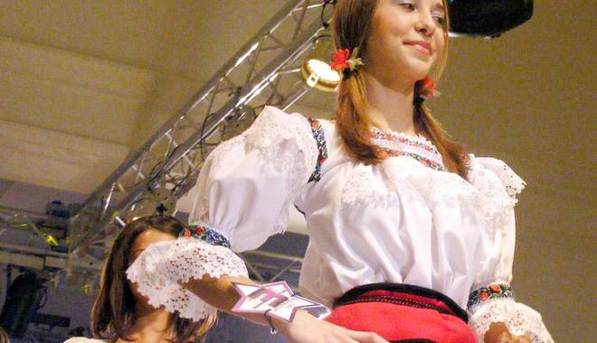 Frumusețea dobrogeană,  promovată la sate - sateler-1442250990.jpg