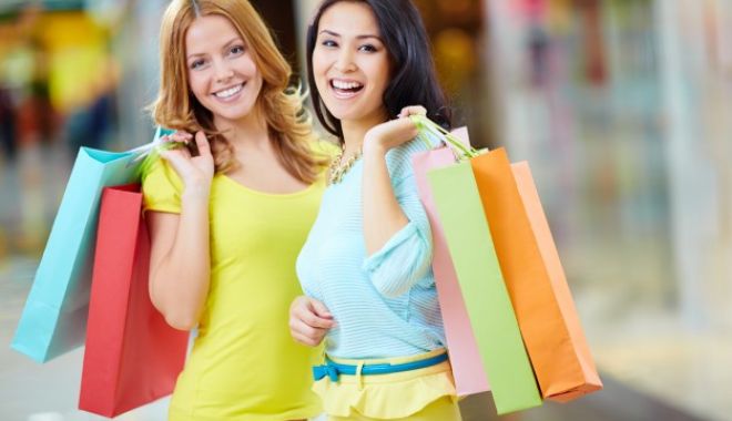 Puterea de cumpărare a salariilor este în creștere - satisfiedfriendswiththeirshoppin-1615540644.jpg