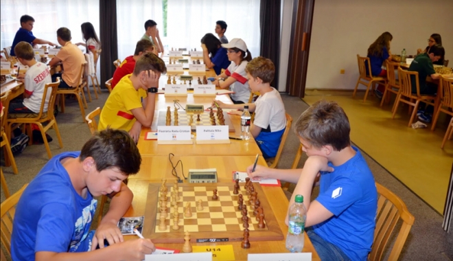 Primele mutări la Campionatul European de șah pentru juniori - saurealizat-1504630597.jpg