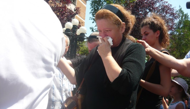 Jale și lacrimi amare pentru militarii morți în accidentul aviatic de la Tuzla - scafandriituzla95-1341519472.jpg