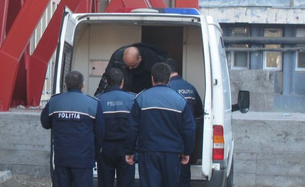 SCANDAL/ Bătaie cu bâte și topoare la Valea Seacă - scandal-1330327467.jpg