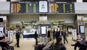 Scandal pe Aeroportul Henri Coandă din Capitală. Un pasager s-a luat la bătaie cu poliţiştii