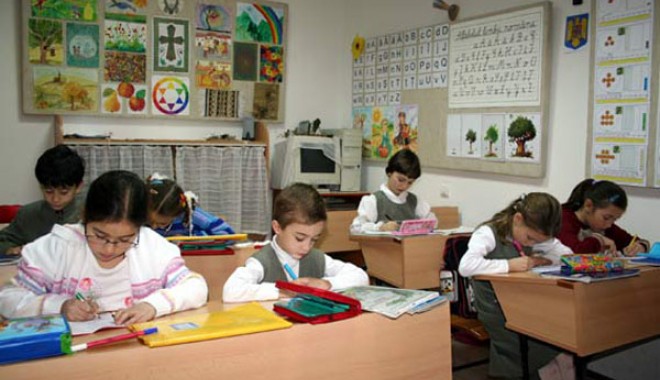 Locuiește în școală de dragul elevilor săi - sccccccccccccccccc-1350232227.jpg