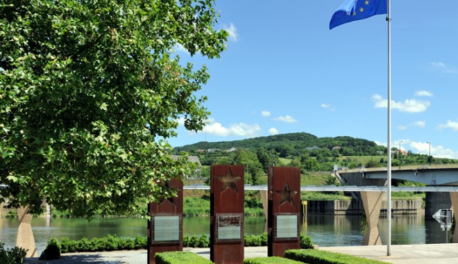 Olanda bate în retragere  în fața României - schengen-1331657080.jpg