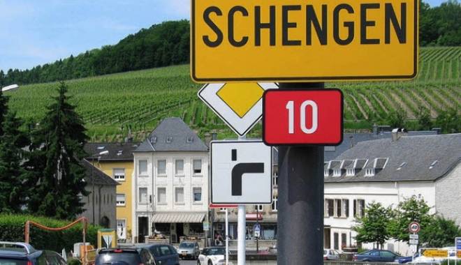 Ministrul german de Interne: Spațiul Schengen este în pericol din cauza migrației - schengen1-1440228189.jpg