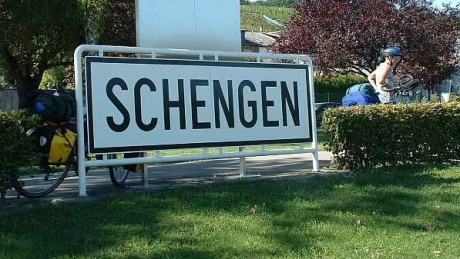 Premierul olandez și-a amânat vizita la București - schengen182393700-1320084238.jpg