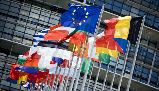 Hollande îl susține pe Valls cu privire la romi. României îi va fi refuzată aderarea la Schengen - schengenspatiu19533400-1380180394.jpg