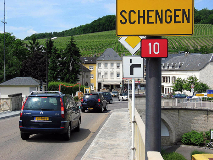 Germania va bloca prin veto aderarea României și Bulgariei la Schengen - schenghen-1362318096.jpg