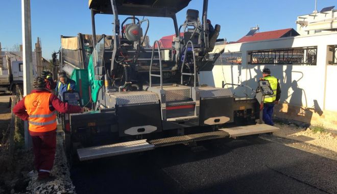 Se lucrează de zor în cartierul Baba Novac. Strada Cernica a fost asfaltată - schimbarilecontinua-1575935071.jpg