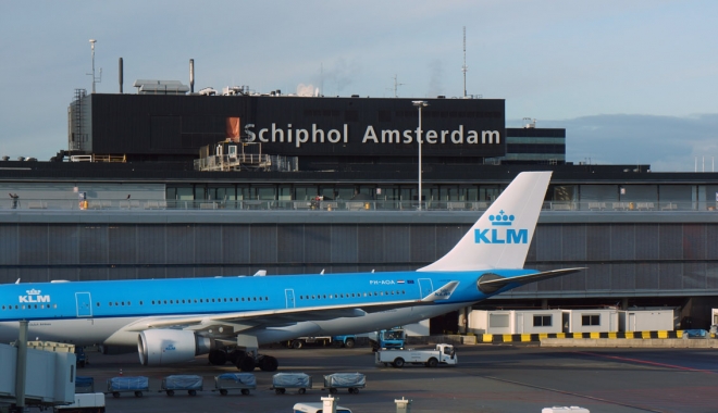 Aeroportul din Amsterdam a fost parțial evacuat după o alertă cu bombă - schiphol-1460528449.jpg