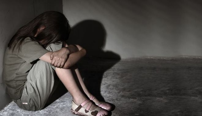 O femeie a fost eliberată după ce a fost ținută 40 de ani în sclavie de către un profesor universitar - sclavie-1608629299.jpg