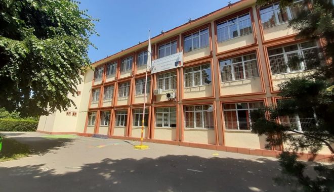 Şcoala nr. 29 „Mihai Viteazul” a primit certificatul „Blue School” - scoala-1624552382.jpg