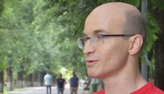 Un tată se luptă cu ministerul Educaţiei pentru ca fiul său să meargă la şcoală. 