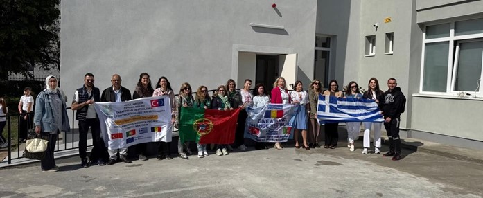 Profesori și elevi din patru țări, reuniți la Constanța într-un proiect Erasmus+ dedicat siguranței online - scoala-37-1780312967.webp