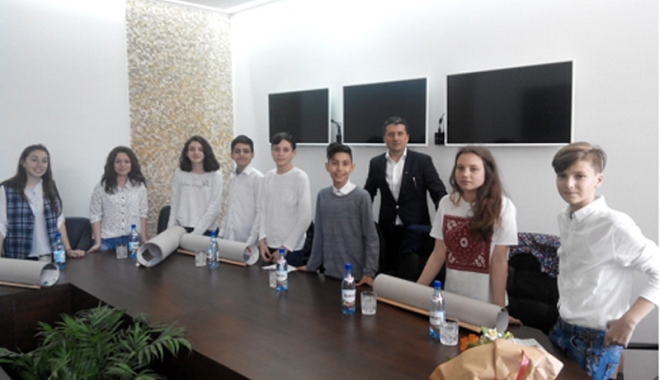 Ce i-au propus primarului Constanței elevii de la Școala nr. 12 - scoala12-1460898949.jpg