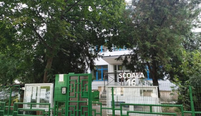 Din cauza șantierului, la Școala nr. 16 reluarea cursurilor s-a făcut online - scoala16-1641382936.jpg