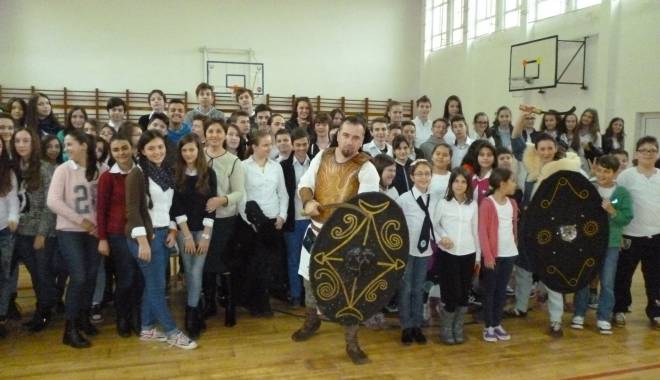 Lecția vie de istorie - scoala29-1416816040.jpg