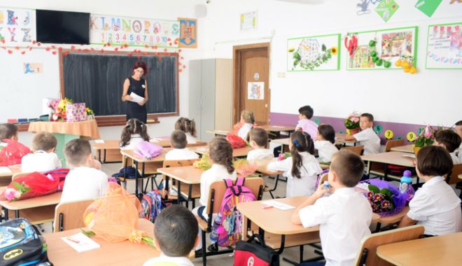 Începe școala. Zeci de unități  de învățământ fără autorizație sanitară și fără aviz ISU la incendii - scoala39eleviclasaprimazidescoal-1535724924.jpg