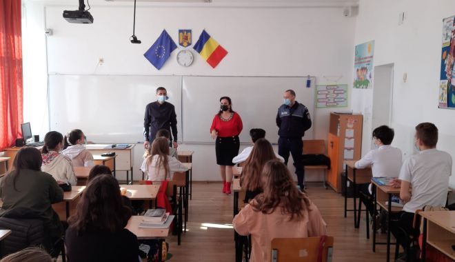 Activitate de conștientizare a elevilor de gimnaziu asupra proximelor pericole - scoalacaragialemedgidia-1645440898.jpg