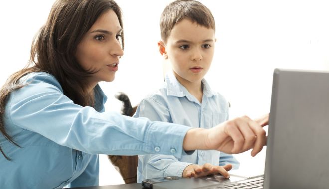 Școala de acasă. Ce spun profesorii constănțeni despre predarea online - scoaladeacasasursaextraupdate-1584634586.jpg