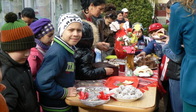 Elevii de la Murfatlar expun la muzeul din Tulcea - scoalamurfatlar-1333908979.jpg