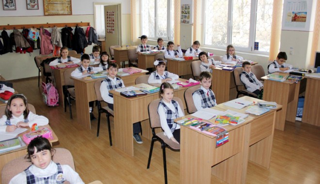 Goana după clasa I, faza a doua: 3.000 de locuri au rămas neocupate - scoalanr29elevicopii6-1332176089.jpg
